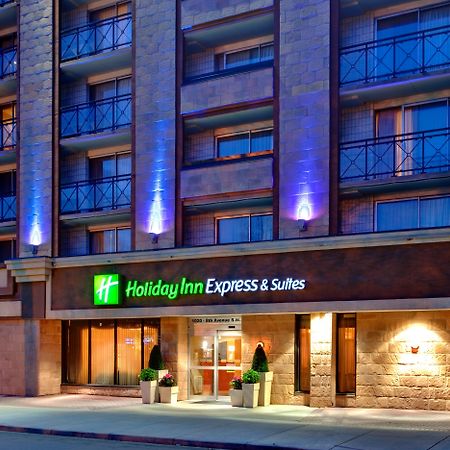 Holiday Inn Express And Suites Calgary By Ihg Exterior photo